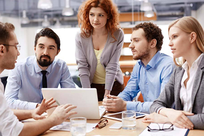 法院如何应对不履行还款义务的老赖行为？